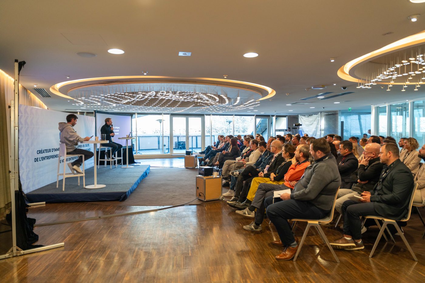 Conférence Klozer devant les participants